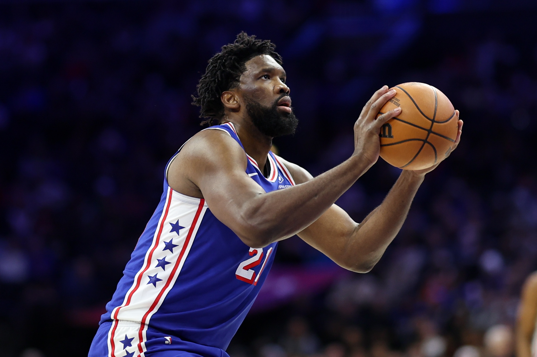 球探体育官网-渐入佳境！恩比德三节14中10砍全场最高28分外加7板 正负值+27