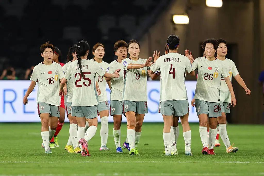 球探体育官网-又菜又懒的混子教练!被米利西奇浪费两年,女足展现惊人下滑速度